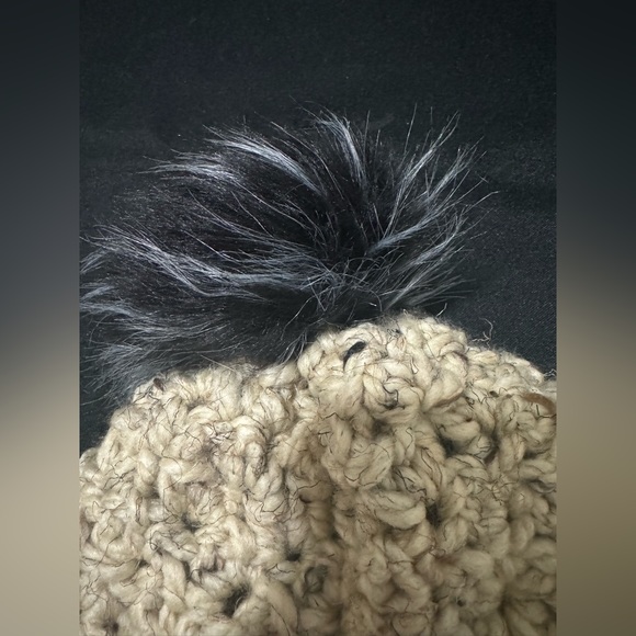Knit Wool Beanie and Pom - Picture 5 of 5